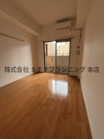 仲介手数料０円！プレサンス泉セントマークの居間・リビング