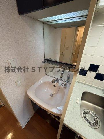 仲介手数料０円！プレサンス泉セントマークの独立洗面台