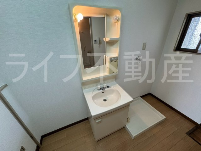 喜久マンションの洗面所|コンパクトで使いやすい洗面所