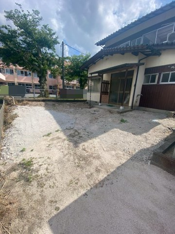 伯耆町溝口中古物件（収益物件）の駐車場