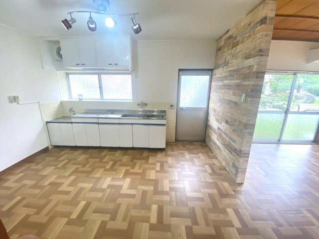 伯耆町溝口中古物件（収益物件）のキッチン