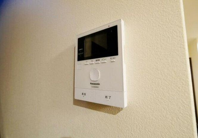 【中古】坂戸市石井中古住宅のセキュリティ|TVモニター付きインターフォン付きで悪質なセールスにも安心☆
