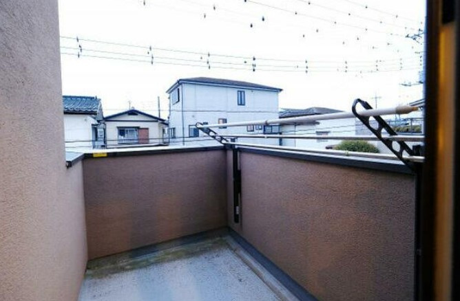 【中古】坂戸市石井中古住宅のバルコニー