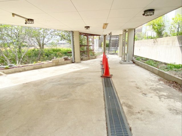 福岡市東区唐原　中古戸建の駐車場|縦列5台駐車可能！（車種による）