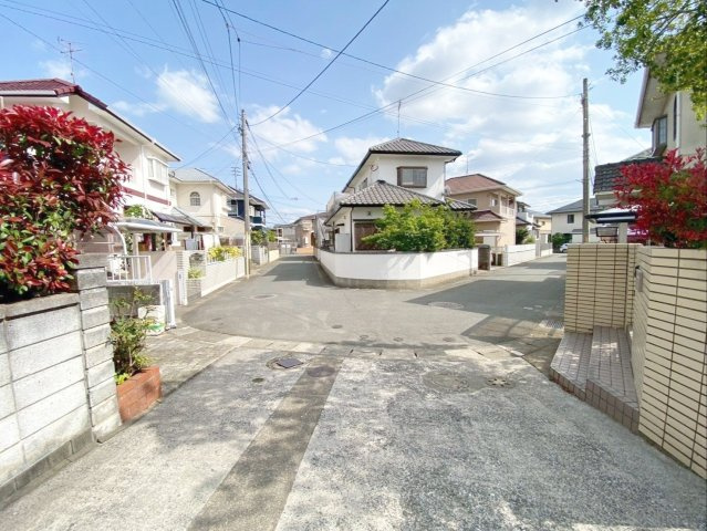 福岡市東区唐原　中古戸建の前面道路含む現地写真|前面道路です！