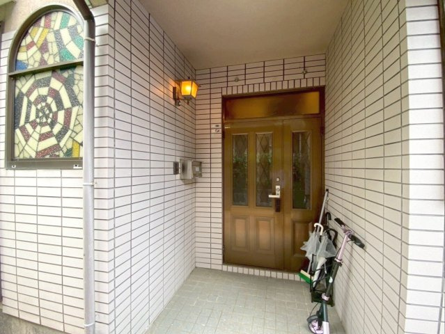 福岡市東区唐原　中古戸建の玄関|ライト付きの玄関ポーチです！