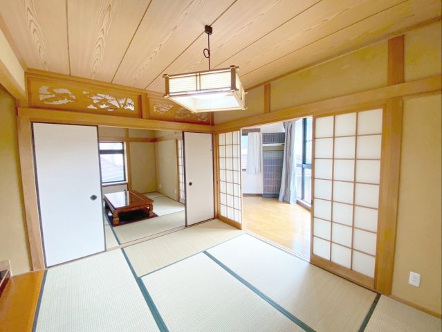 福岡市東区唐原　中古戸建の和室|《離れ》開放的な続き和室！繋げて12帖の広々和室としても利用できます！