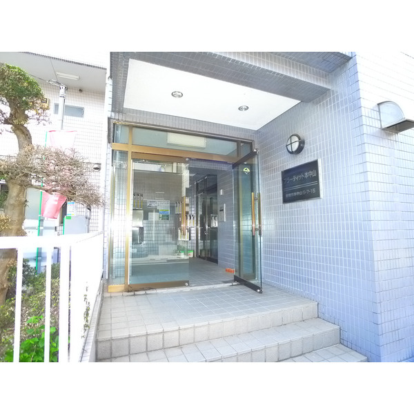 プラーティット本中山のエントランス