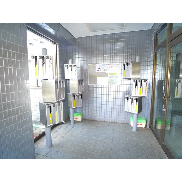 プラーティット本中山のロビー
