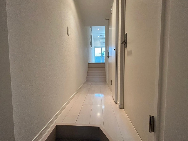 【玄関】 | comfort | 別号室の写真になります。現況優先。