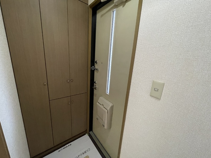 シャルマン上山の玄関