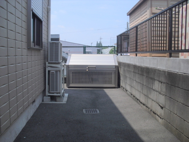 ソレアード富士見のその他共用部分|便利な敷地内専用ダストＢＯＸ