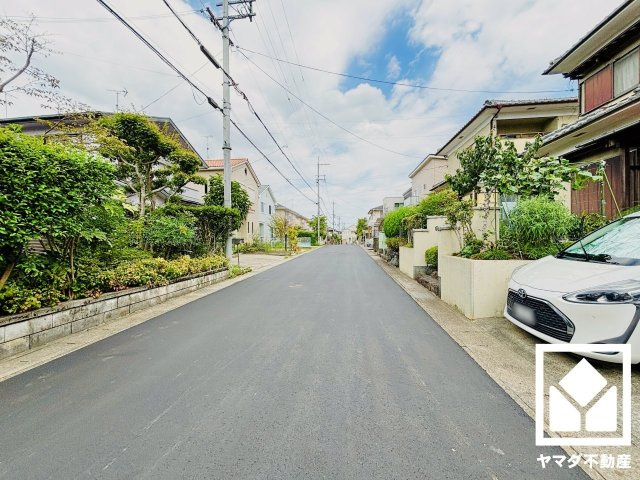 大津市瀬田５丁目　第2　1号棟の前面道路含む現地写真
