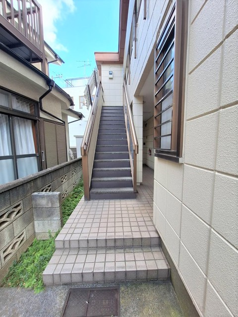 ドミール保土ヶ谷のエントランス