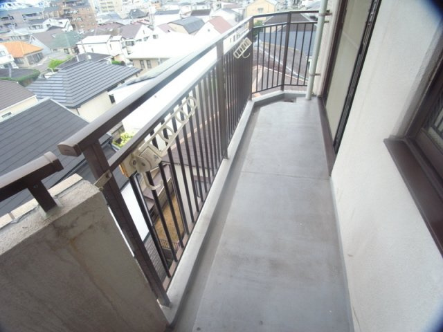 アゼリア六甲のバルコニー