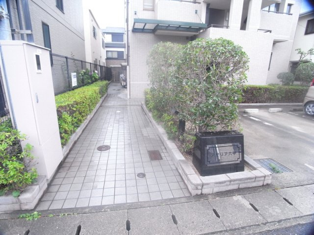 アゼリア六甲のエントランス