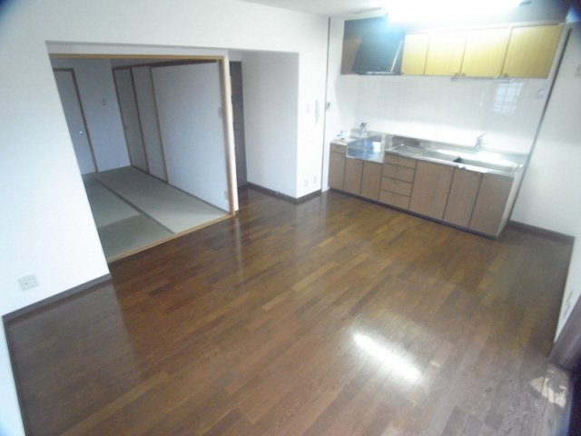 アゼリア六甲の居間・リビング