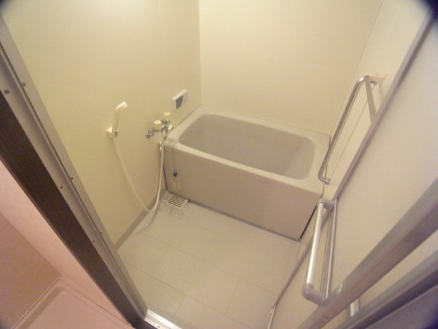 アゼリア六甲の浴室