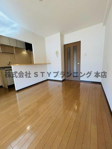 仲介手数料０円！ハースヒルズの居間・リビング