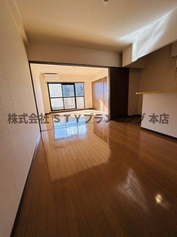 仲介手数料０円！ハースヒルズの居間・リビング