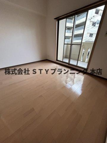 仲介手数料０円！アルバ大須の居間・リビング