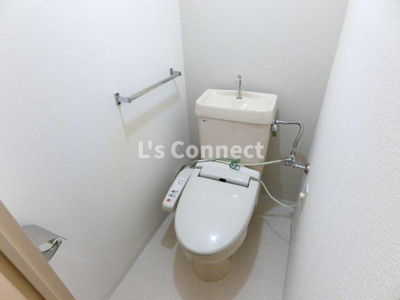 【トイレ】 | ＣＩＴＹ　ＳＰＩＲＥ仙台 | 温水洗浄便座付きのトイレ。