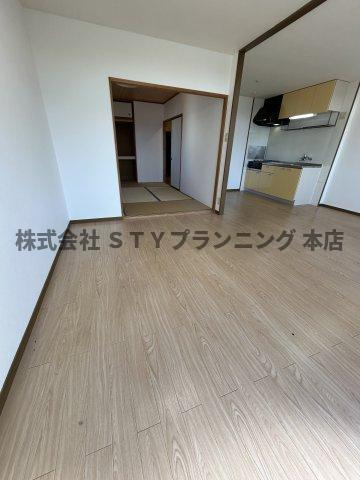 仲介手数料０円！アイレック滝ノ水の居間・リビング