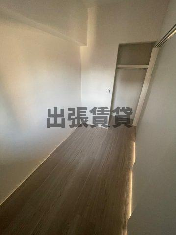 仲介手数料０円！ISM平安通の居間・リビング