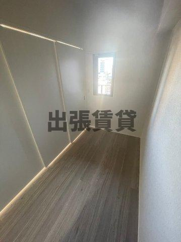 仲介手数料０円！ISM平安通の居間・リビング