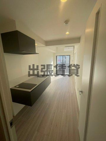 仲介手数料０円！ISM平安通の居間・リビング