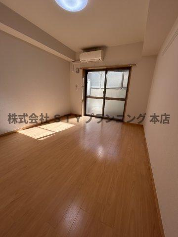 仲介手数料０円！タウンライフ高社の居間・リビング