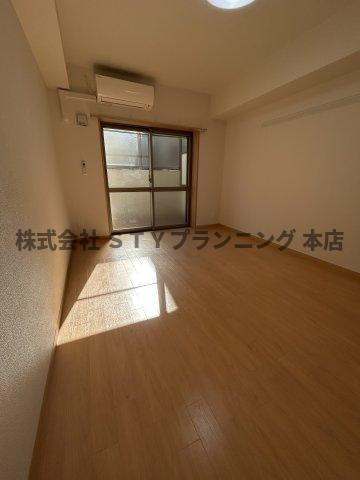 仲介手数料０円！タウンライフ高社の居間・リビング