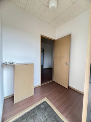 【玄関】 | セジュール長尾B