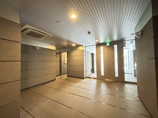 サンクタス四谷・曙橋ルーセンシティのエントランス