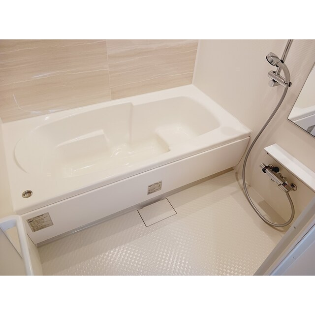 岐阜市北一色８丁目のアパートの浴室