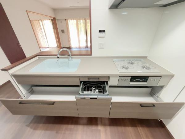 【キッチン】 | グランシティたまプラーザⅠ | キッチン収納が豊富で調理器具がたくさんあってもスッキリ片付きます