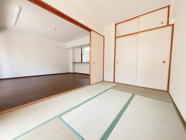 【和室】 | グランシティたまプラーザⅠ | リビング隣の和室。陽当たりも、収納もしっかりです！