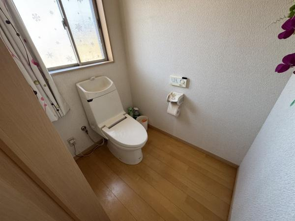 宮崎市鏡洲　中古戸建のトイレ