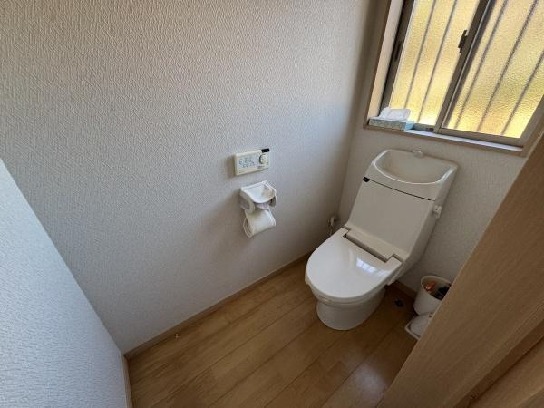 宮崎市鏡洲　中古戸建のトイレ