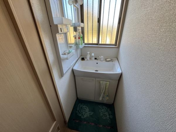 宮崎市鏡洲　中古戸建の独立洗面台