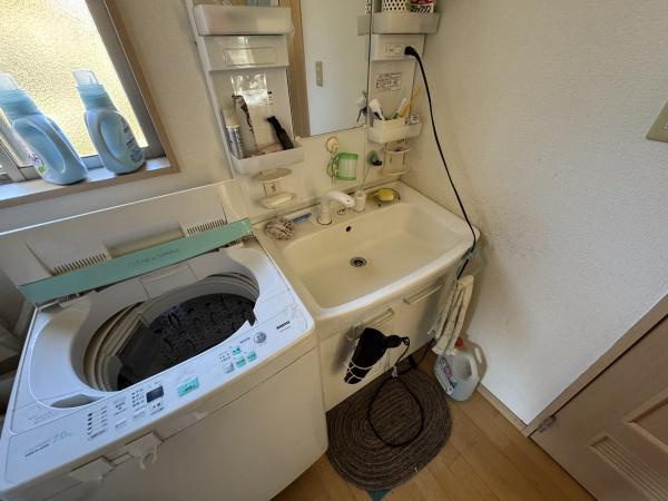 宮崎市鏡洲　中古戸建の独立洗面台