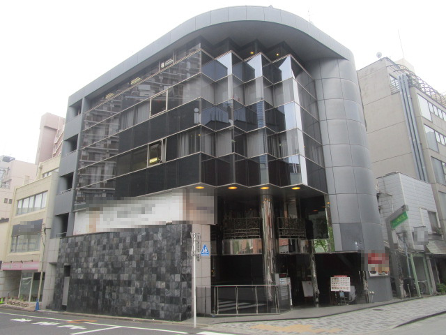 港区麻布十番１丁目のビルの外観