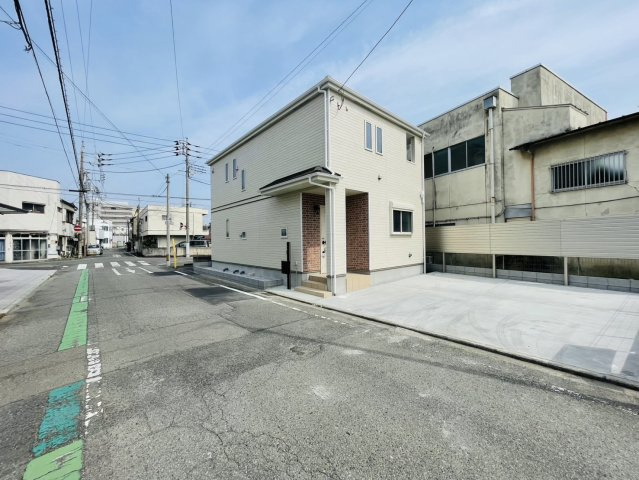 【前面道路含む現地写真】 | 前橋市表町１丁目　１号棟