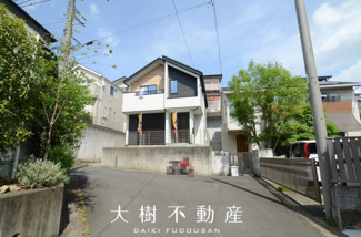 【前面道路含む現地写真】