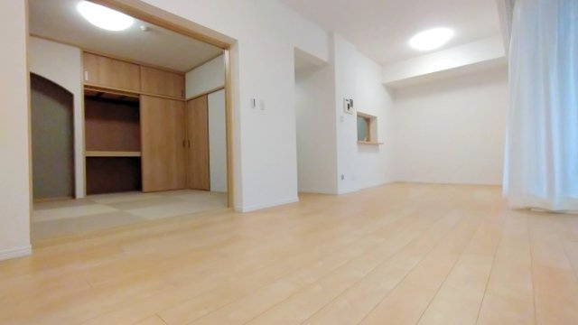 サザンヒルズ竹山11番館の居間・リビング