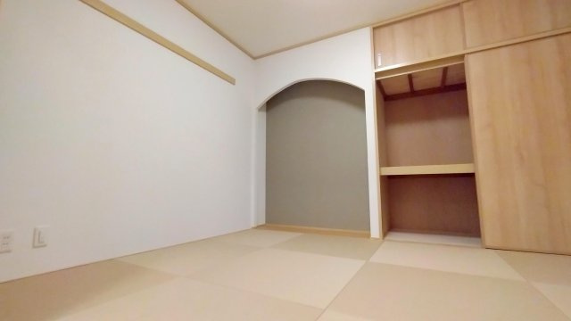 サザンヒルズ竹山11番館の和室