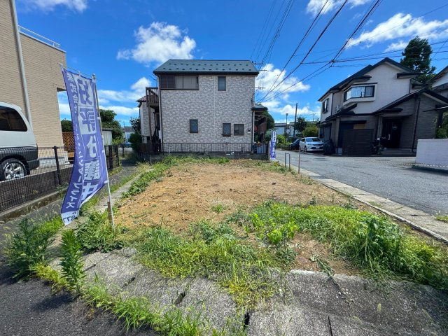 建築条件無し／更地渡し／瀬谷区宮沢1丁目の前面道路含む現地写真