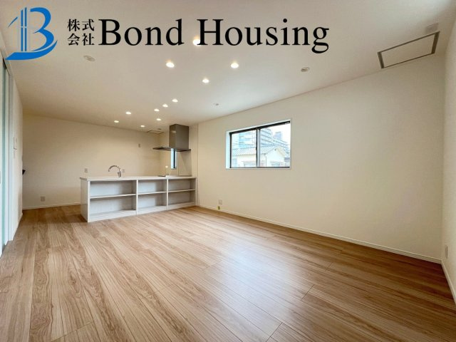 駐車２台　JR土山駅徒歩13分　魚住町清水　新築戸建の居間・リビング