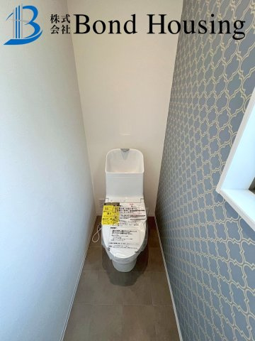 駐車２台　JR土山駅徒歩13分　魚住町清水　新築戸建のトイレ