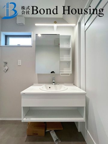 駐車２台　JR土山駅徒歩13分　魚住町清水　新築戸建の独立洗面台